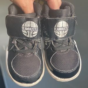 Size 6c toddler sneaker Nike
